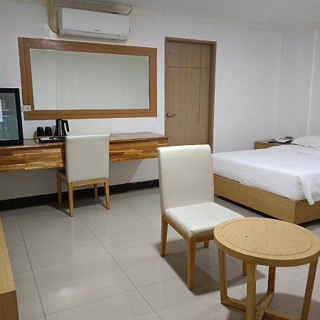 Punta Clark Hotel Clark Field Εξωτερικό φωτογραφία