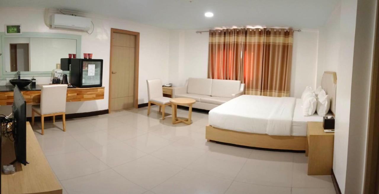 Punta Clark Hotel Clark Field Εξωτερικό φωτογραφία