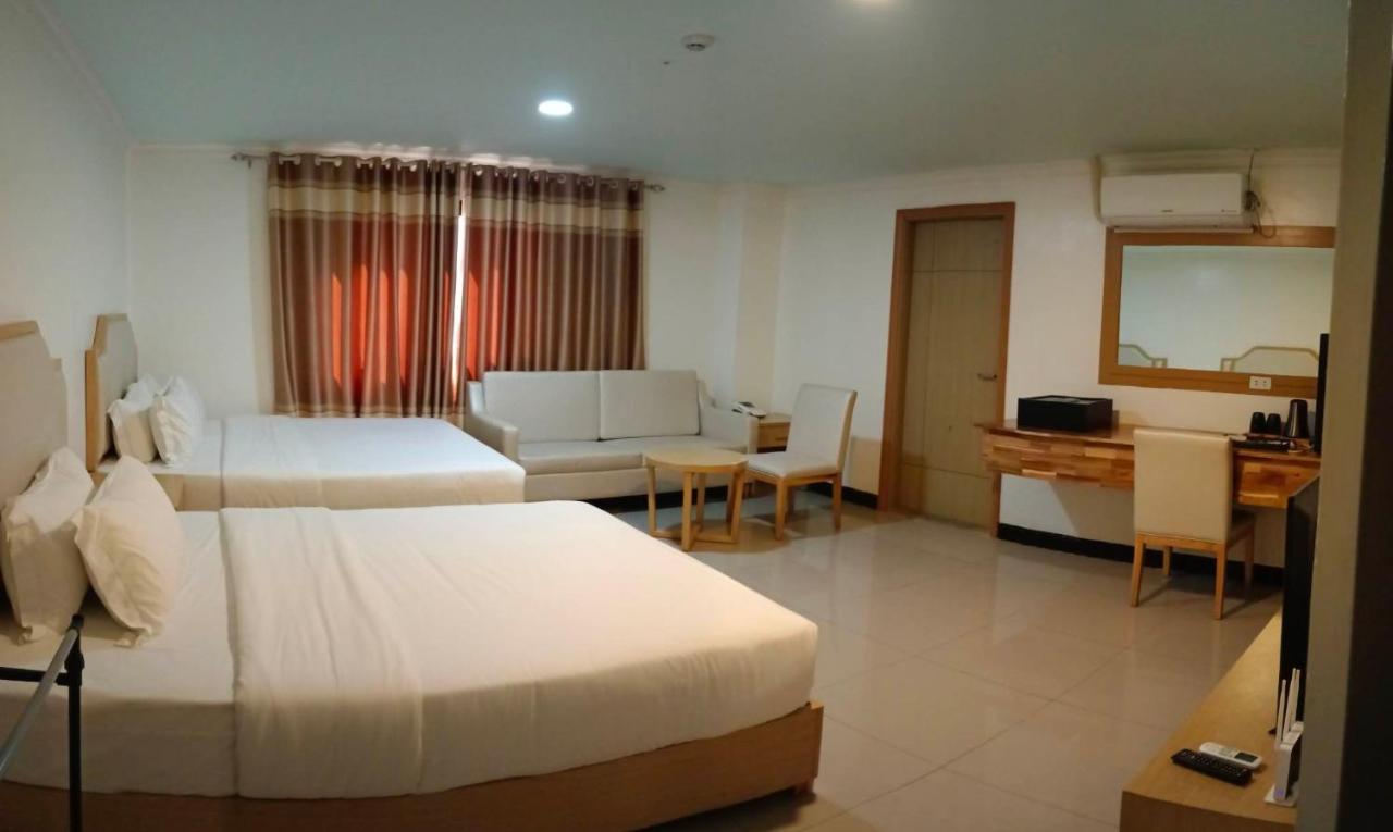 Punta Clark Hotel Clark Field Εξωτερικό φωτογραφία