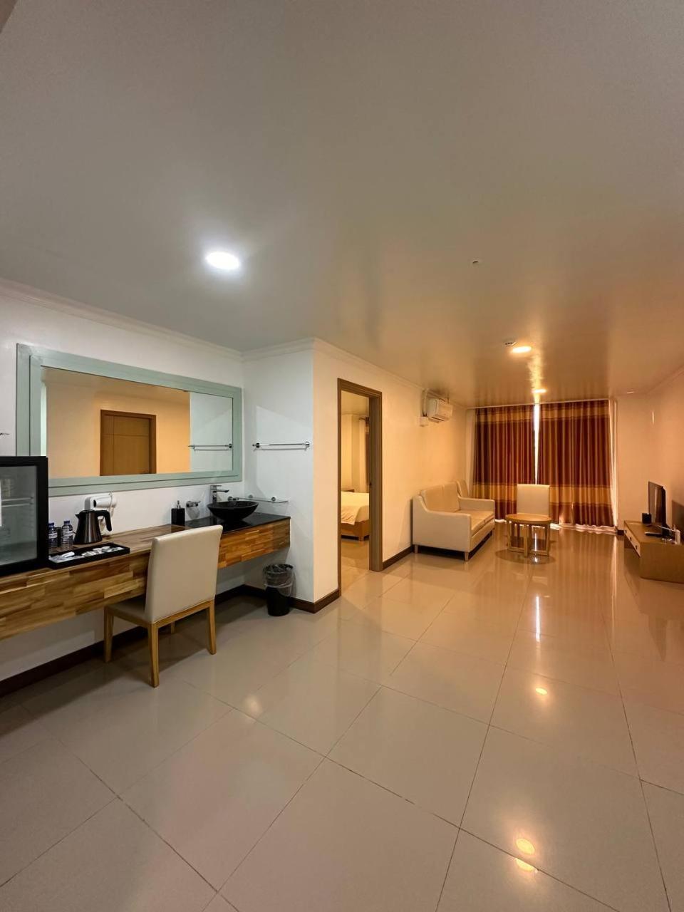 Punta Clark Hotel Clark Field Εξωτερικό φωτογραφία